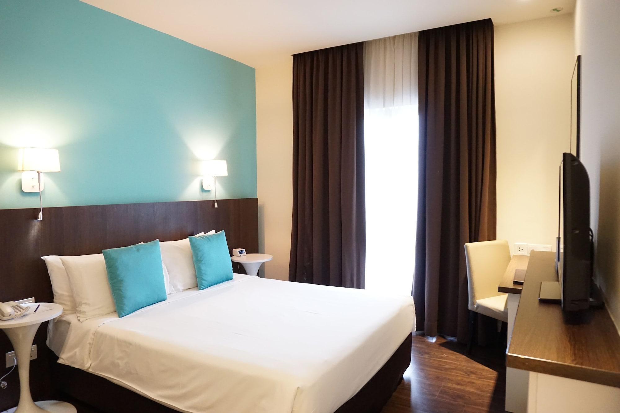 Hotel Wyndham Garden I-city 4*