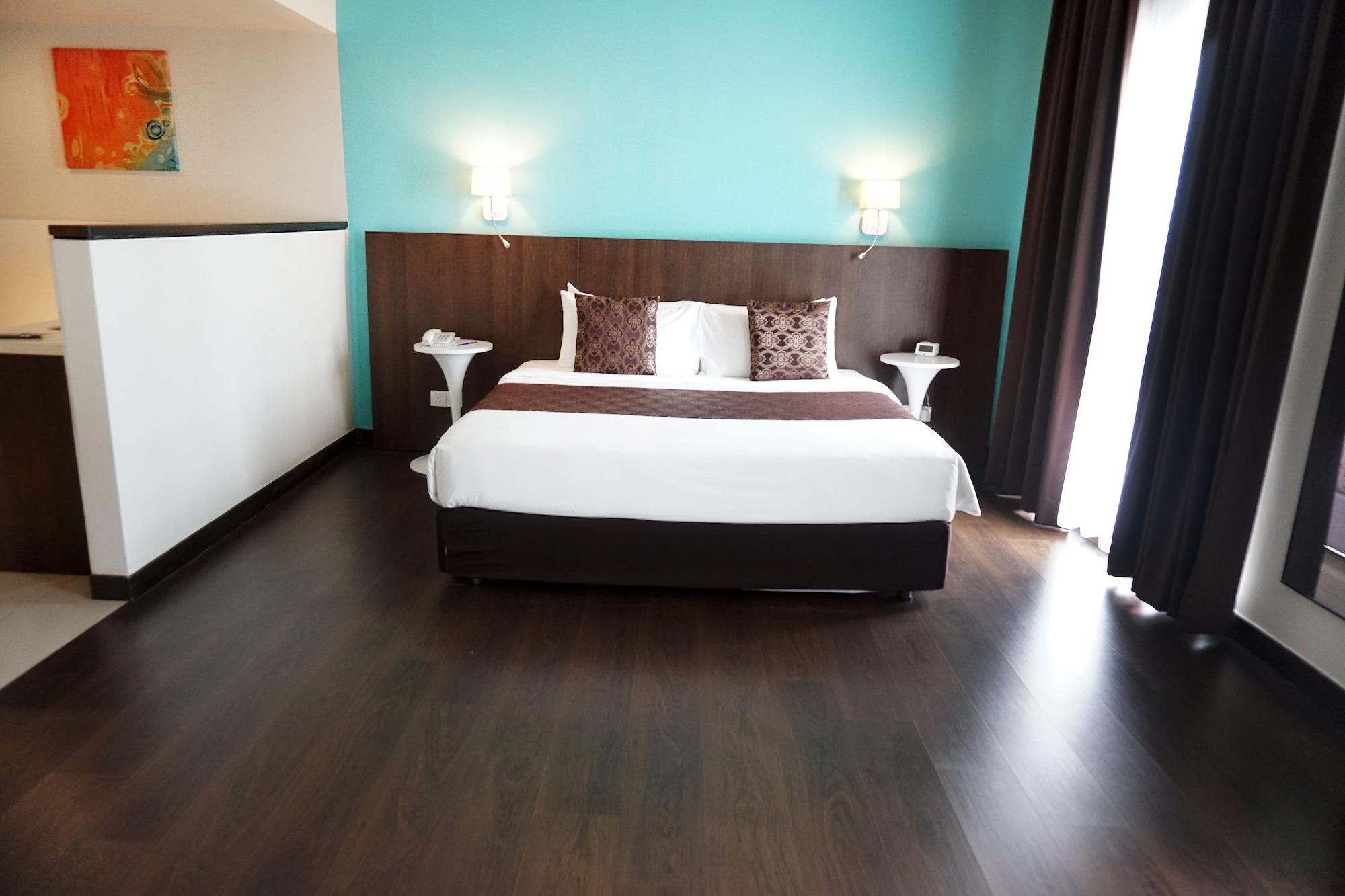 Wyndham Garden I-city 4*