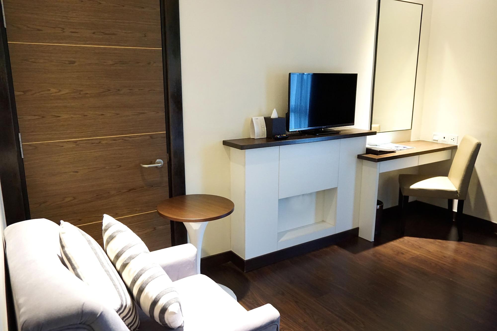 Wyndham Garden I-city Hotel 4*