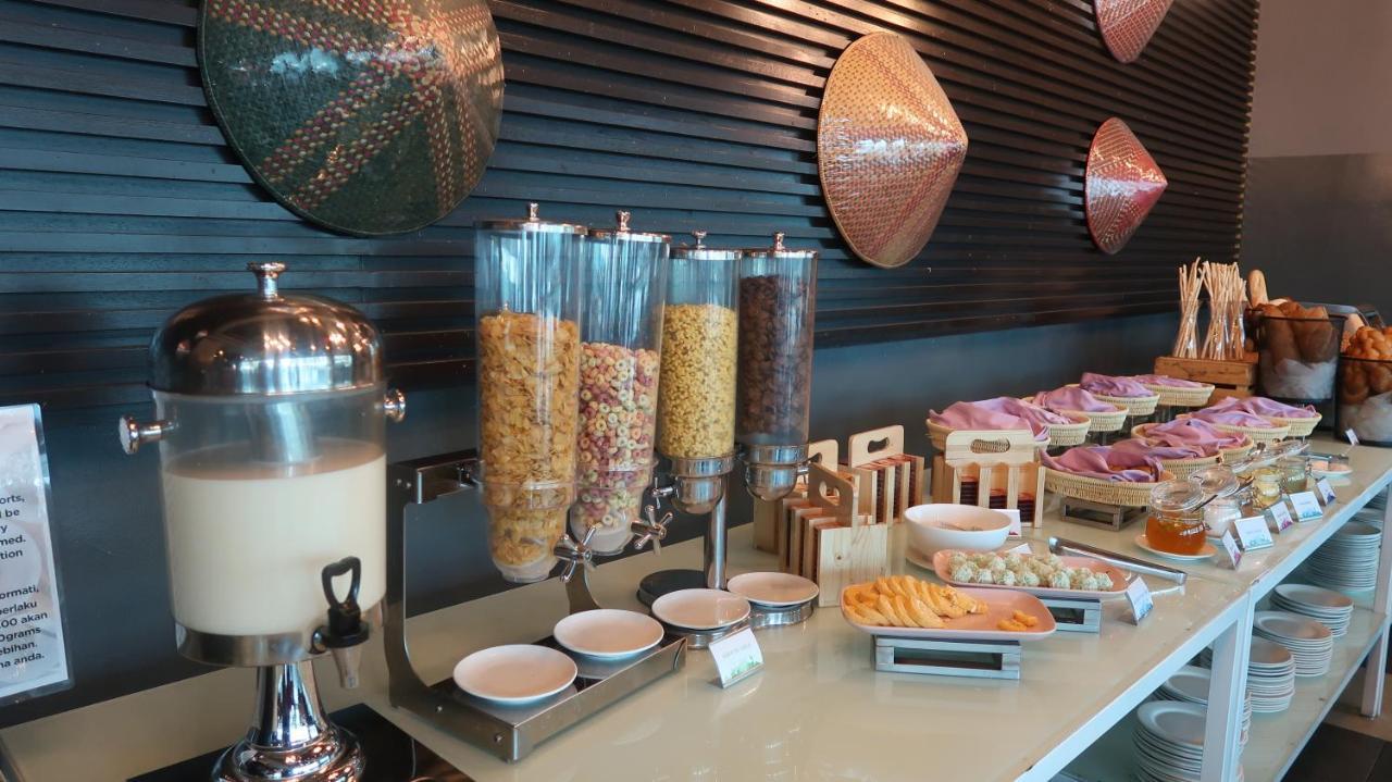 Hotel Wyndham Garden I-city 4*