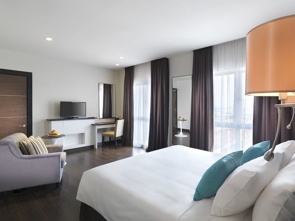 Hotel Wyndham Garden I-city 4*