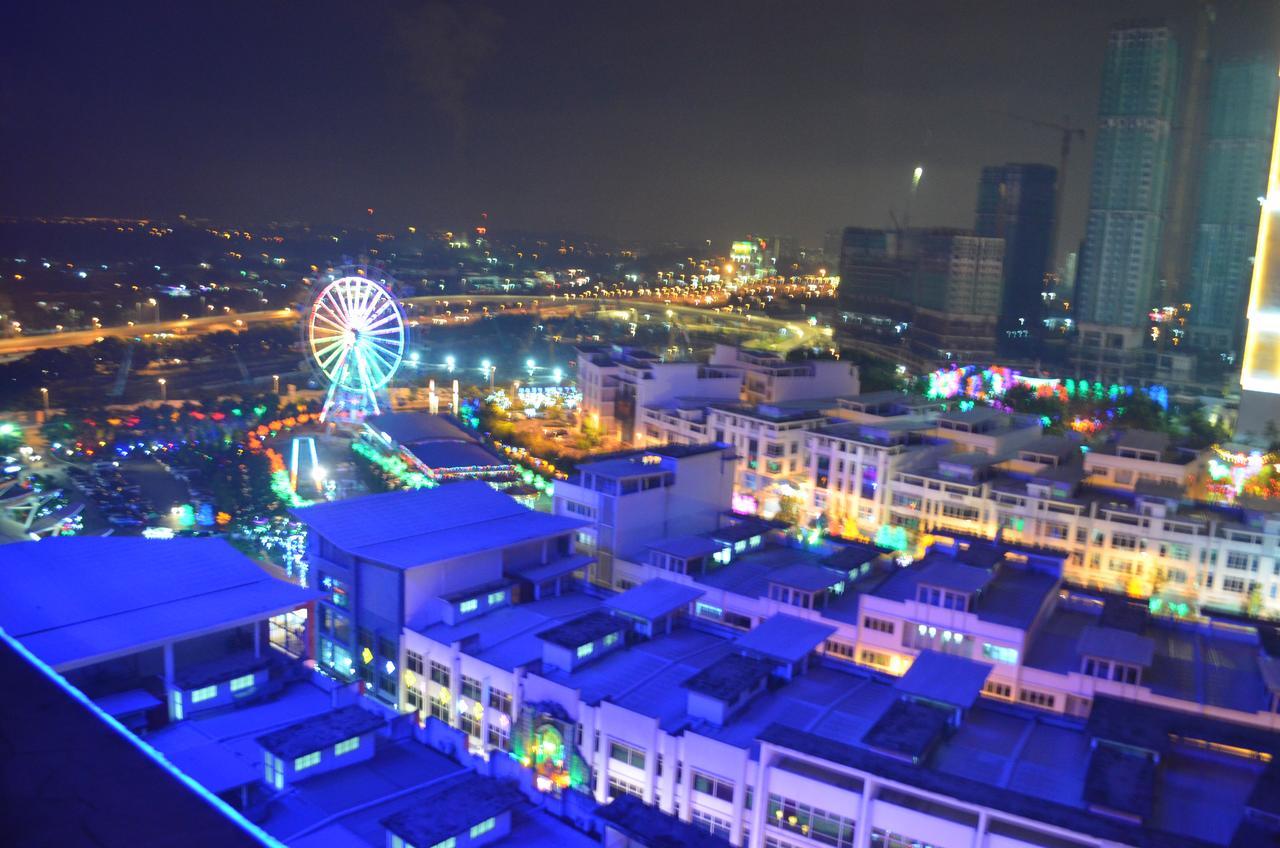 Hotel Wyndham Garden I-city 4*