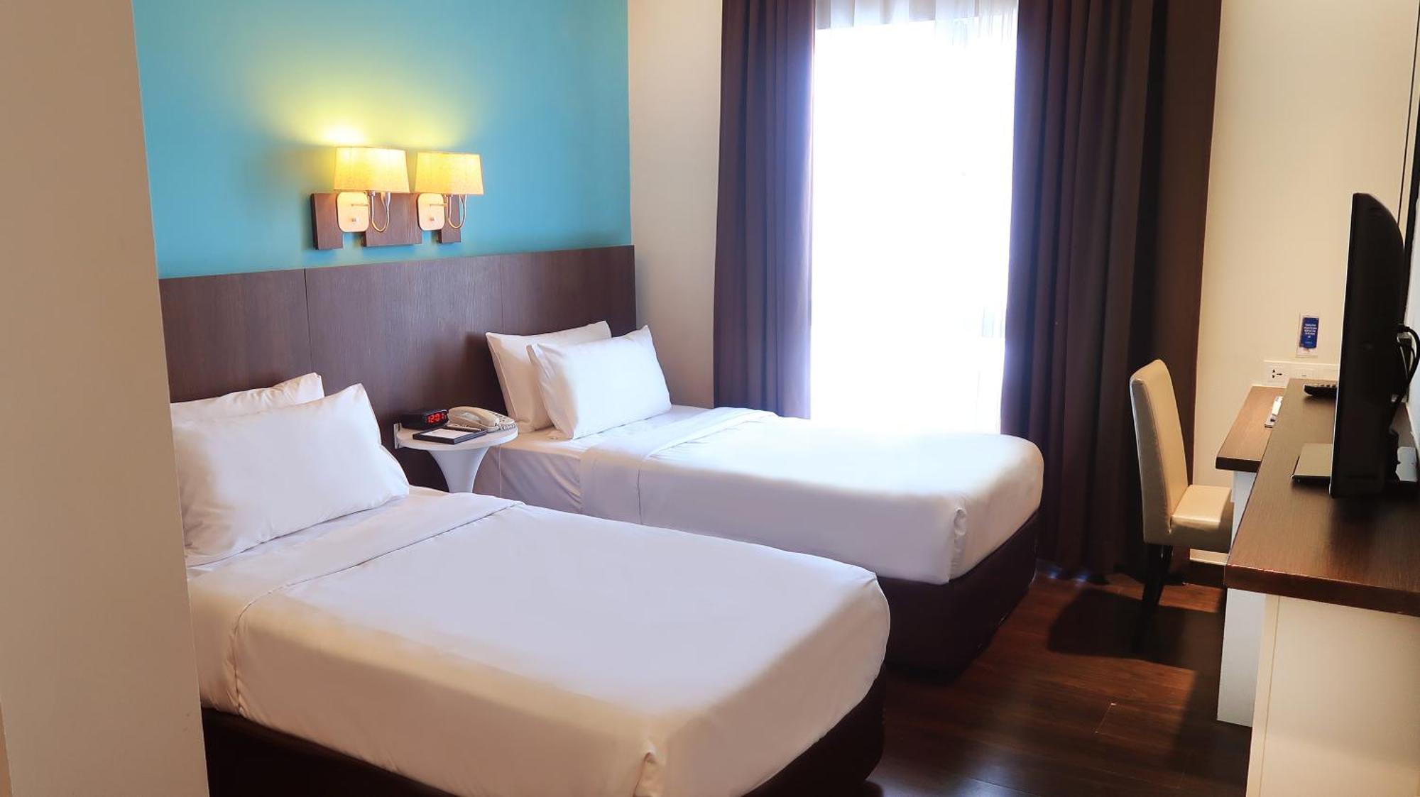 Wyndham Garden I-city 4*